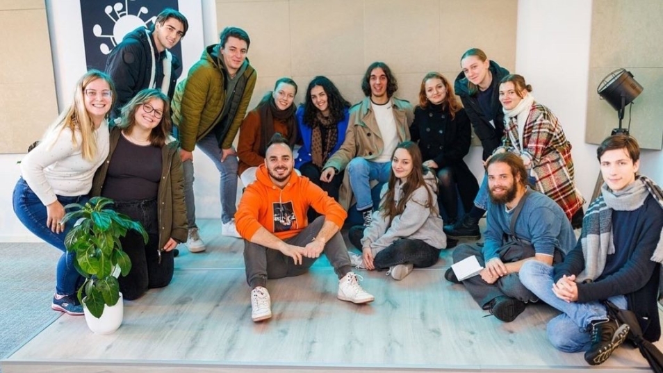 Radio_Capris_22-23